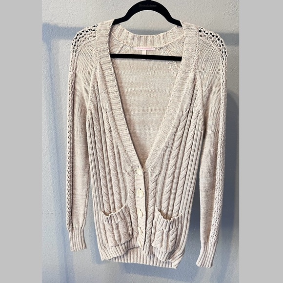VICTORIA’S SECRET Oatmeal Beige Cable Knit Cardigan Sweater Small - Picture 1 of 9